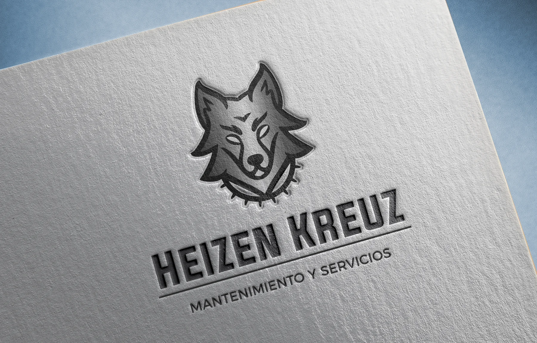 Presentación del logotipo Heizen Kreuz sobre papel